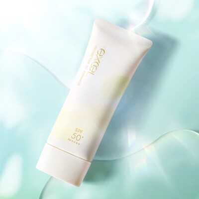 EXCEL PROTECTIVE UV ESSENCE (ベルガモット＆ユーカリ) SPF50+ PA++++ - 60 G